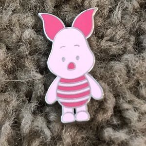 Piglet pin